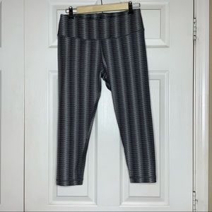 Yogasmoga Capri Leggings Black Gray